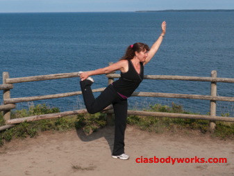 Cia Tweel Yoga dancer pose at the Ovens